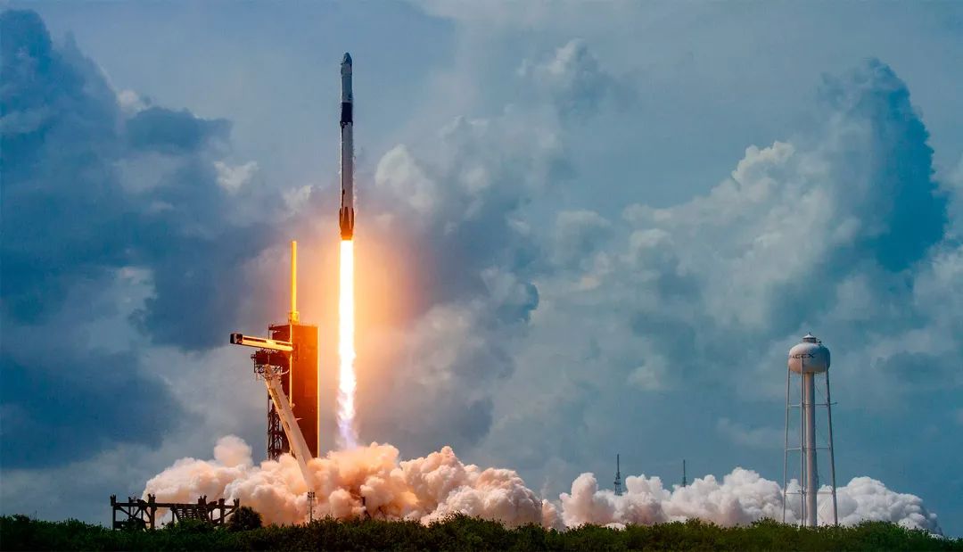 SpaceX 猎鹰 9 号 SpaceX 猎鹰 9 号